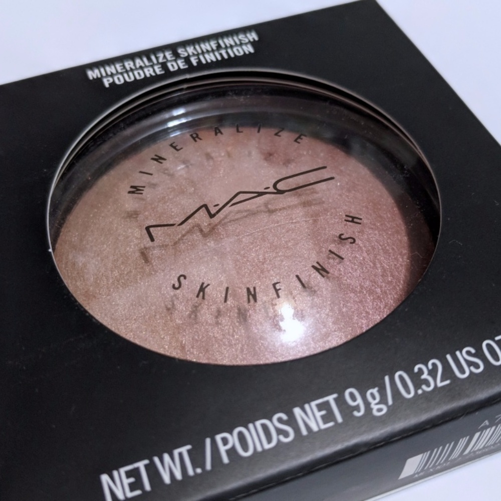 BNIB MAC REDHEAD MSF (Mineralized Skin Finish)